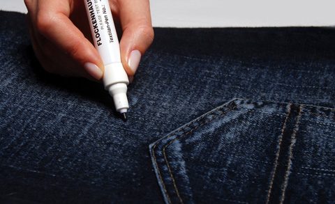 Applying the retouching pen