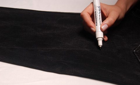 Applying the retouching pen